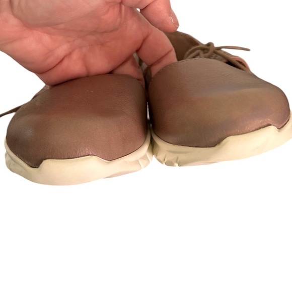 NWOB floor sample Naot Shoes, Size 39 (8.5) - Picture 2 of 5